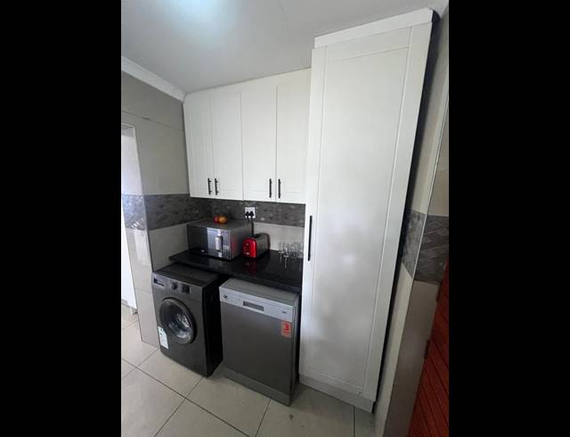5 BEDROOM PROPERTY TO RENT IN WELTEVREDEN PARK